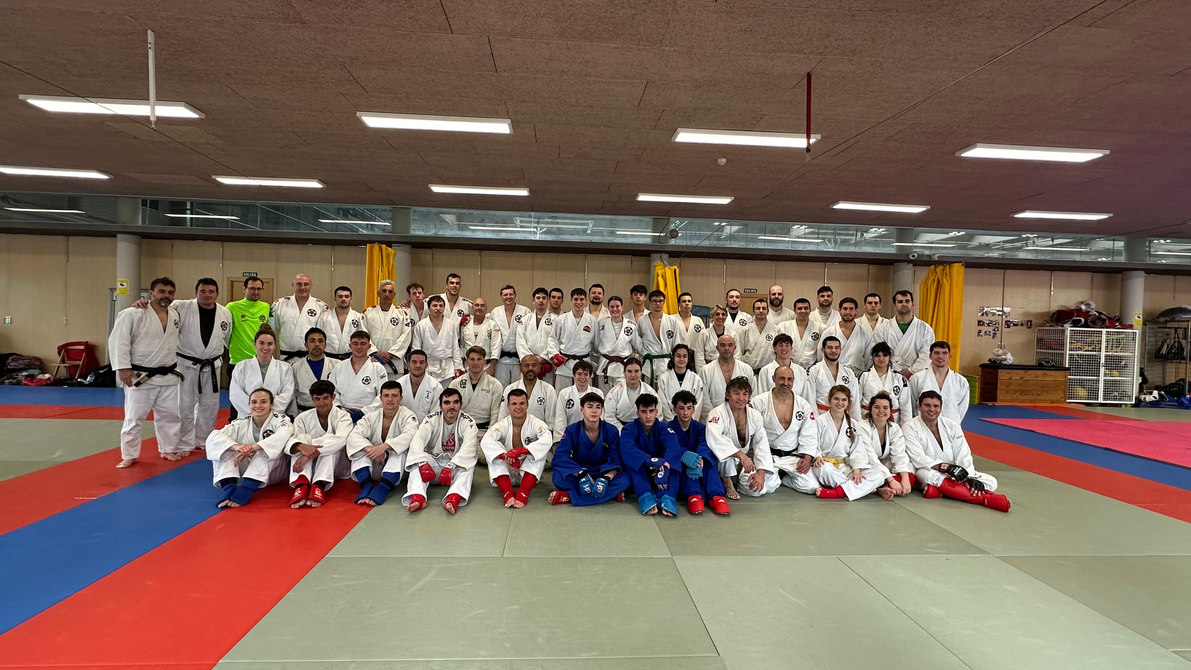 Gran participaci&oacute;n en el entranamiento de competici&oacute;n de Jiu-Jitsu. Pamplona 09-03-24